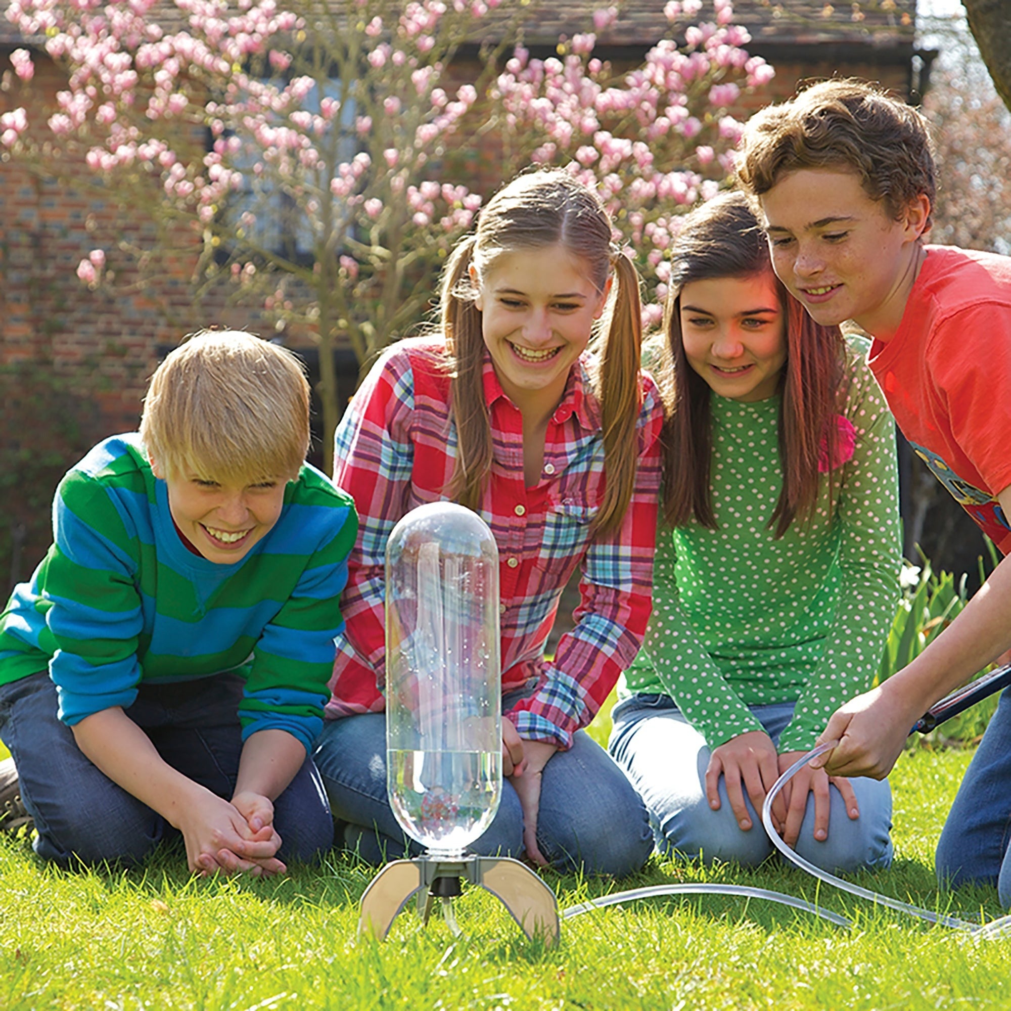 4M Science In Action Water Rocket Bottle Launcher Kit, Soars Up To 98 Feet