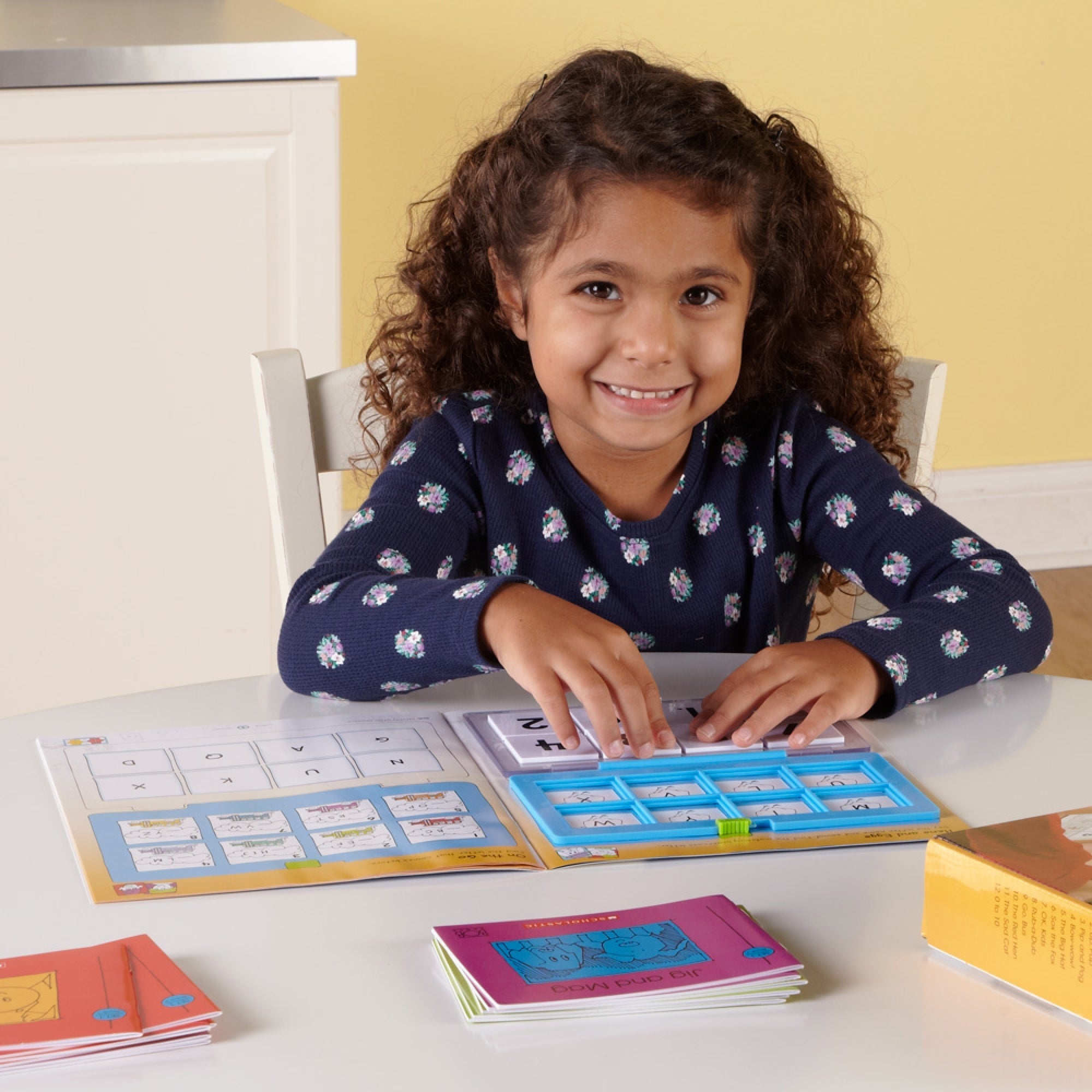 Hand2Mind Read With Bob Books & VersaTiles - Advancing Beginners Set