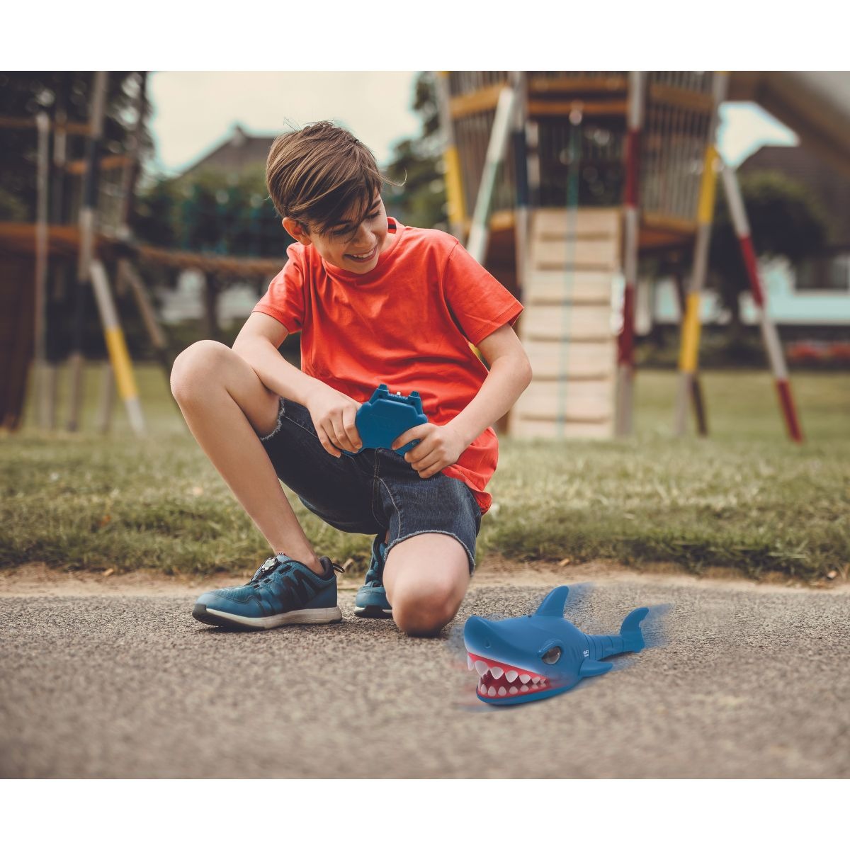 LEXIBOOK RC Shark – Remote controlled Crazy Shark with sound effects