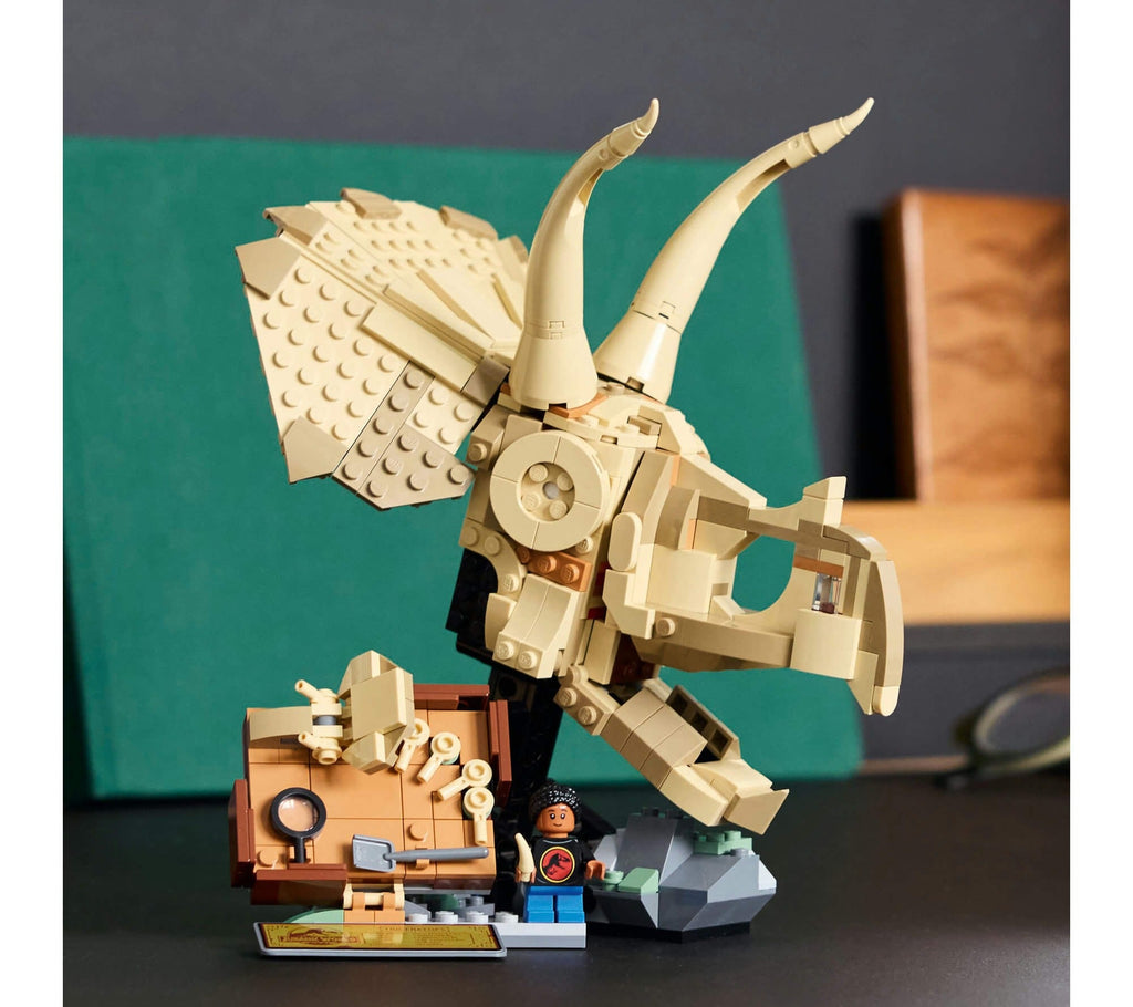 LEGO Jurassic World Dinosaur Fossils Triceratops Skull Model Set 76969