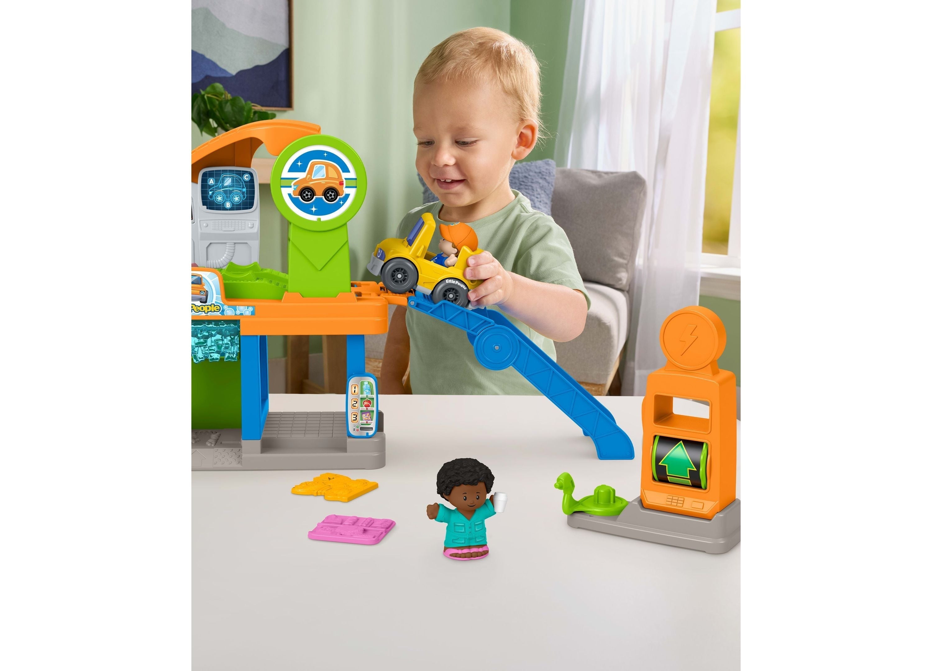 Fisher-Price Little People Fillin' Fun Service Station Folding-Ramp Playset