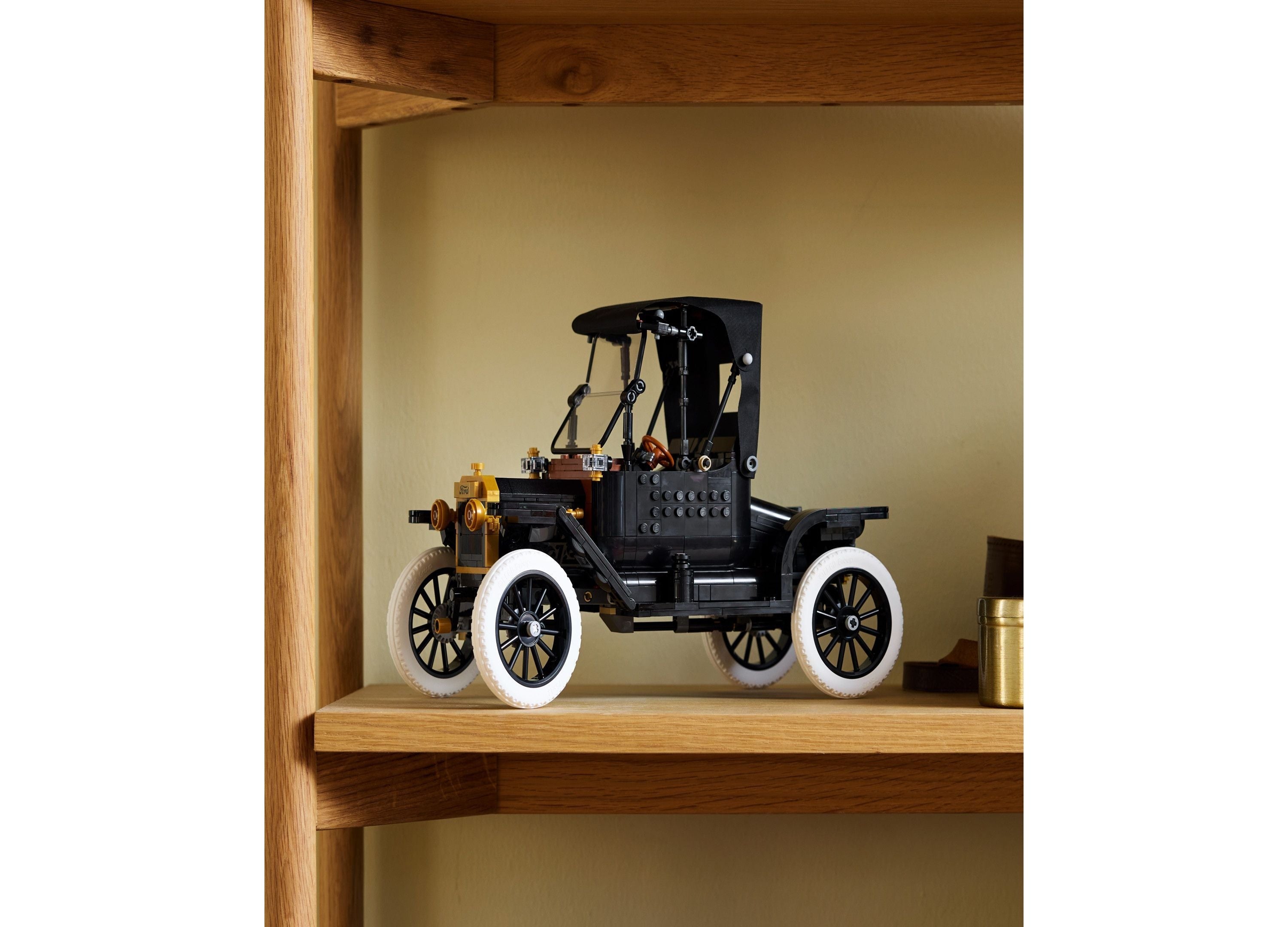 LEGO Icons Ford Model T Vintage Car Building Set - 1060 Pieces