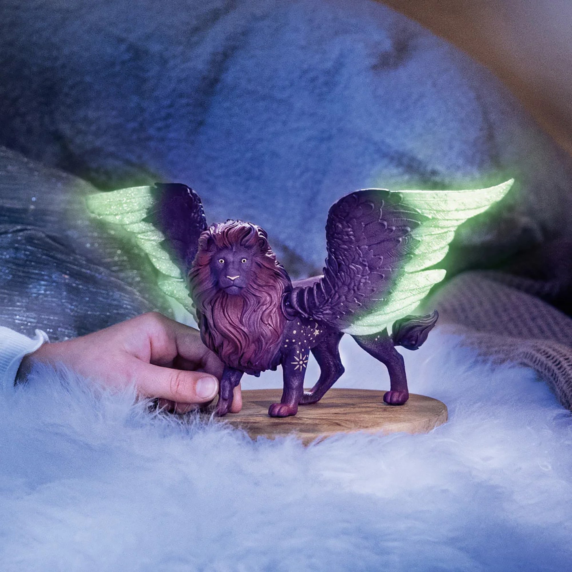 Schleich Bayala Moon Lion 10-Inch Glitter Figurine With Glow-In-The-Dark Moveable Wings