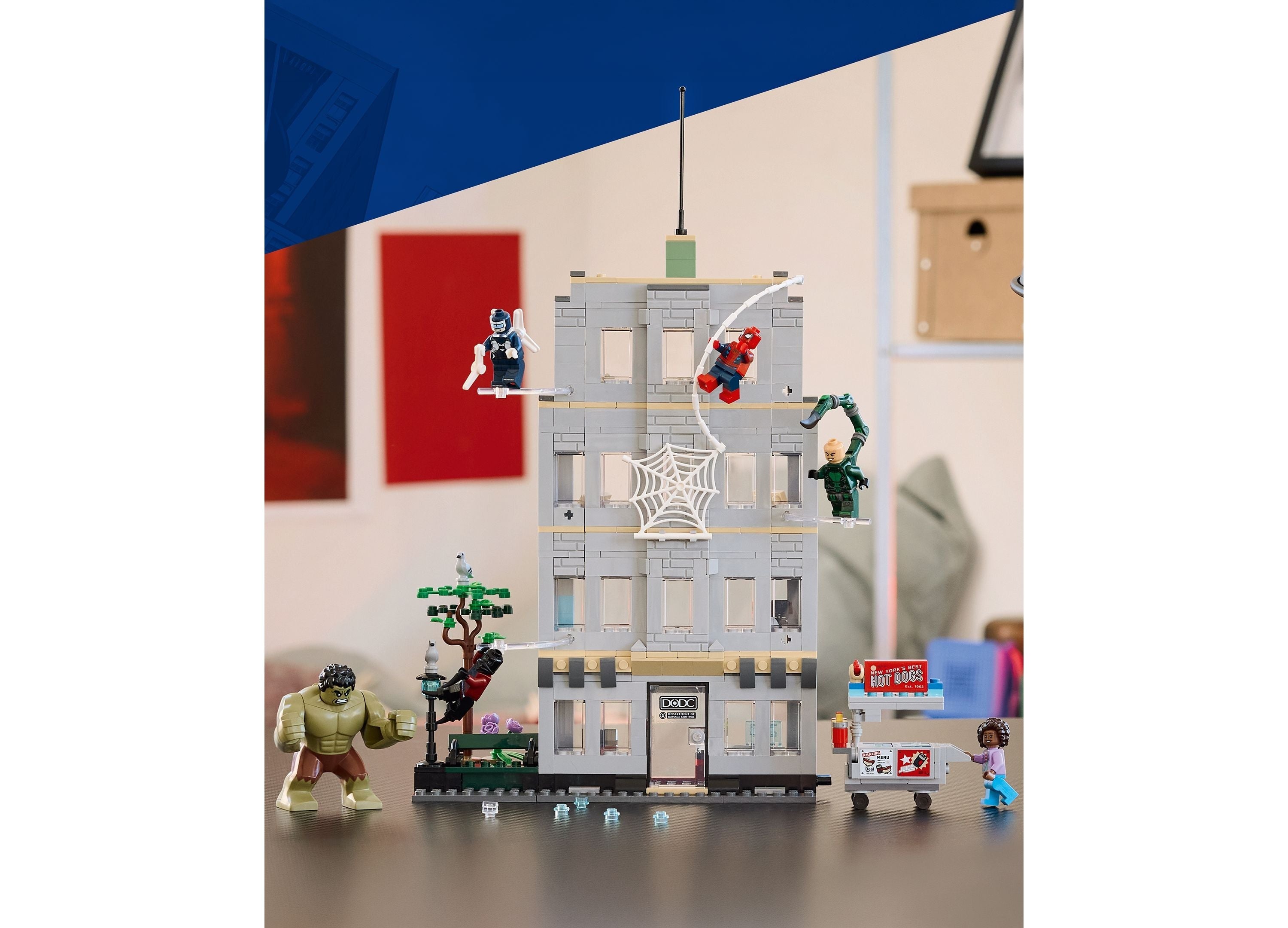 LEGO Marvel Spider-Man vs. Hulk Epic Clash Building Set, 534 Pieces