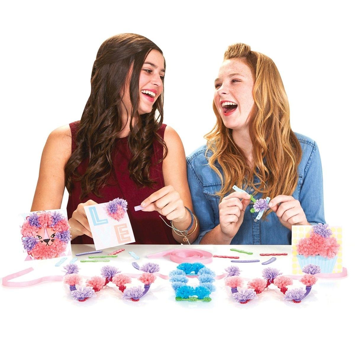 License 2 Play Pom Pom Wow Snap & Decorate Set - Multi-Color