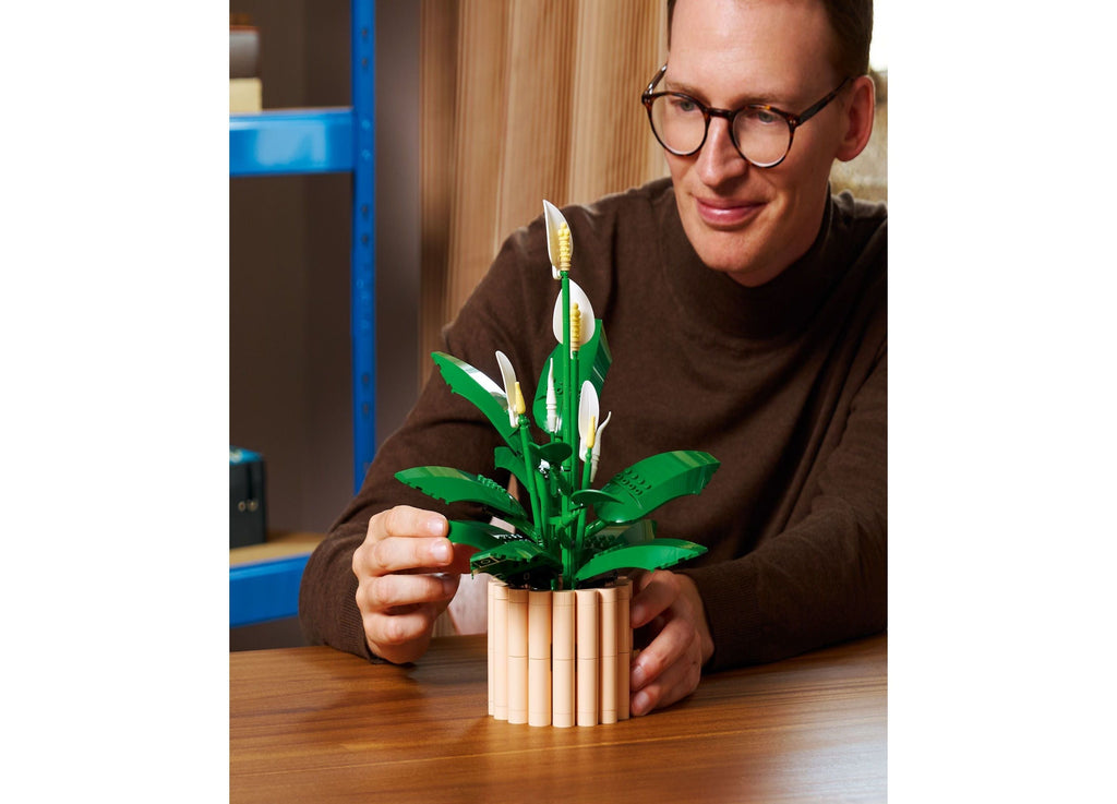 LEGO® Botanicals Peace Lily Flower Model Kit 474 Pieces – Home Decor
