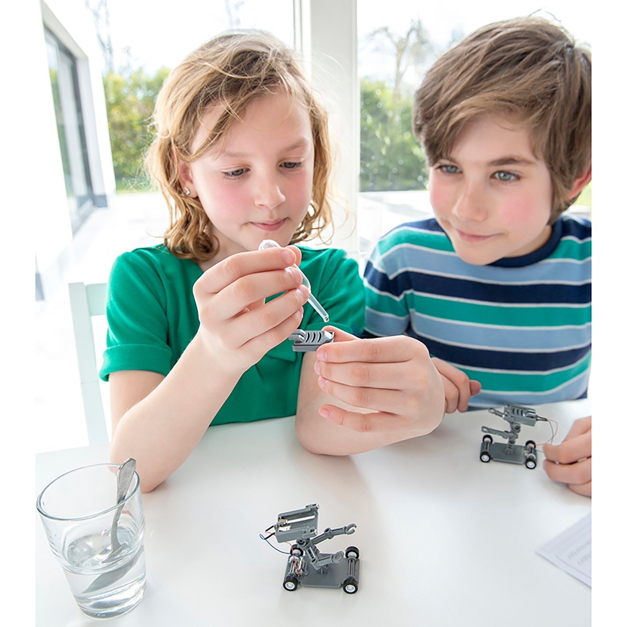 4M Green Science Salt-Powered Robot STEM Building Kit