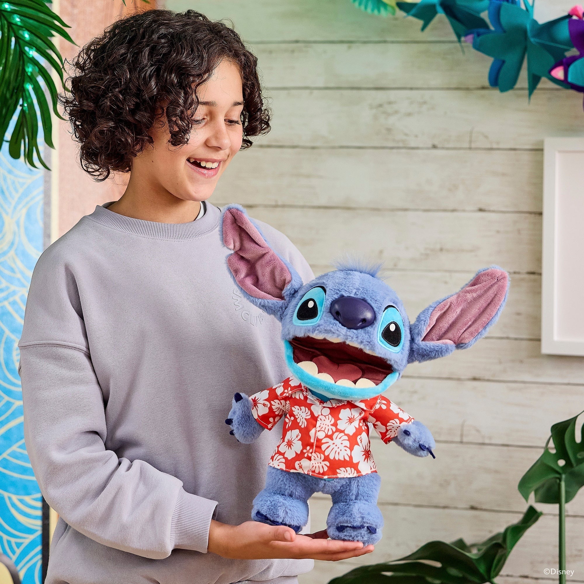 WOW! Stuff Disney Hawaiian Chatty Stitch Deluxe Puppetronic With Over 50 Sounds