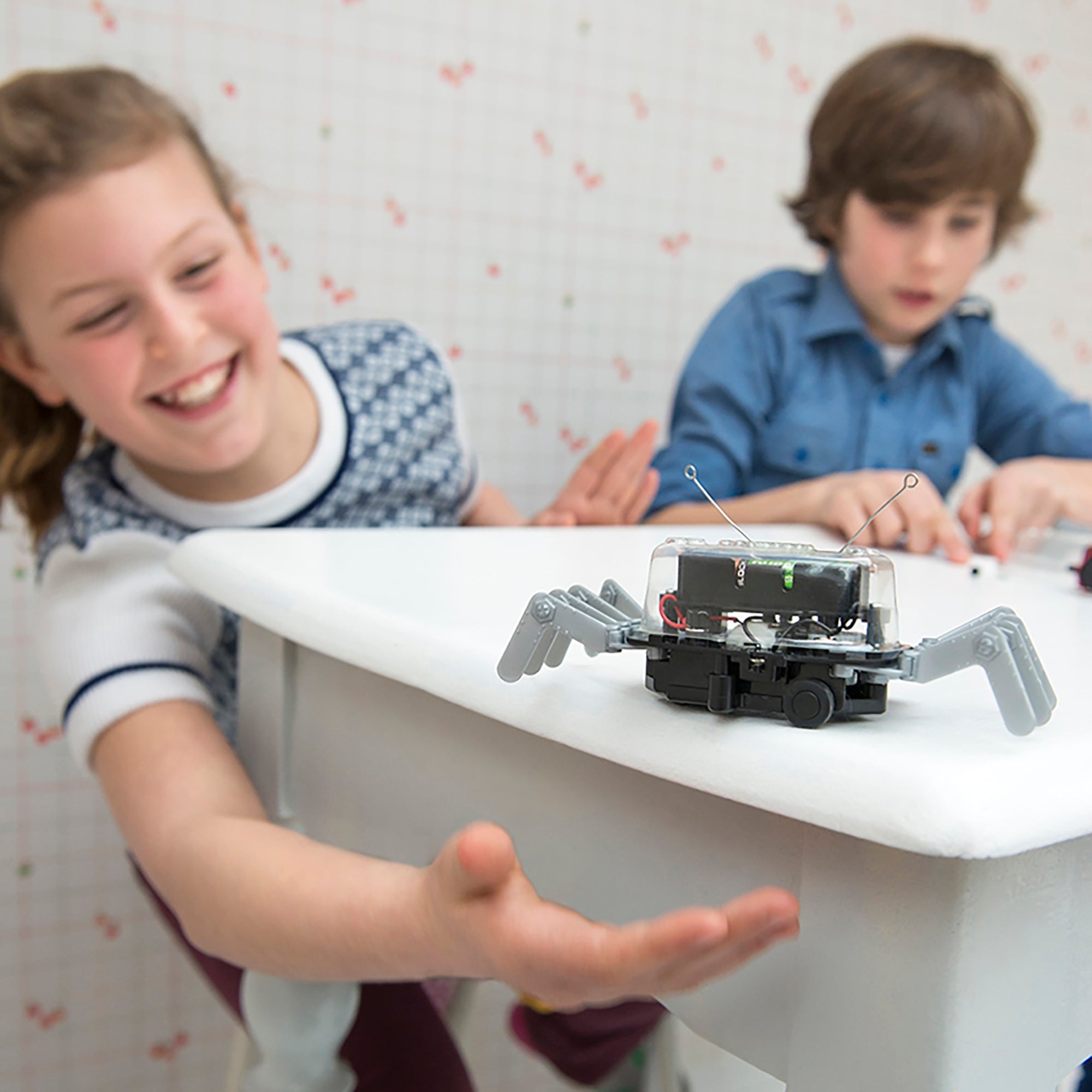 KidzRobotix Table Top Robot Build Kit With Edge Detection