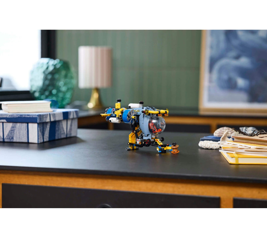 LEGO Technic Deep-Sea Research Submarine 413-Piece Building Set 42201