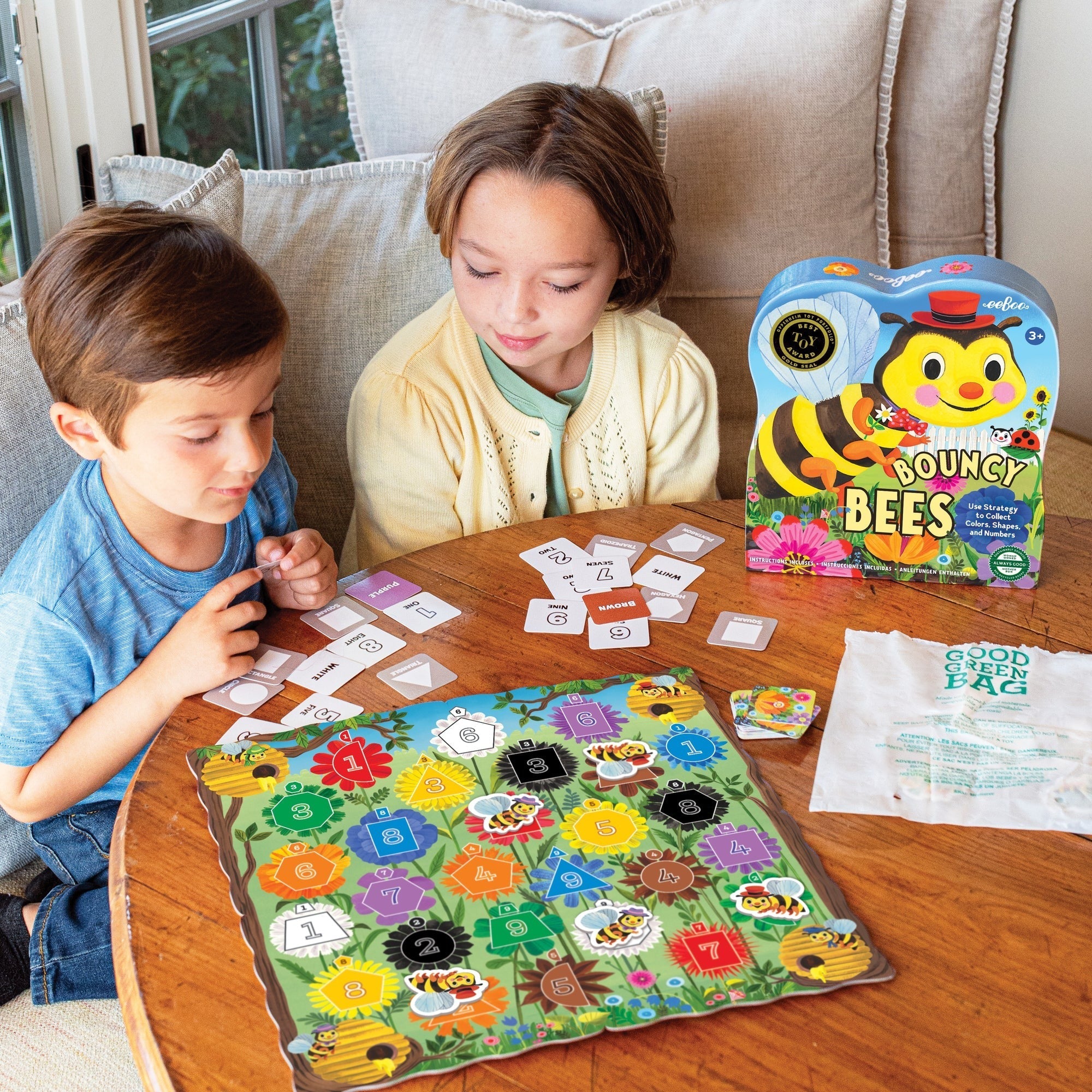 eeBoo Bouncy Bees Shaped Strategy Board Game