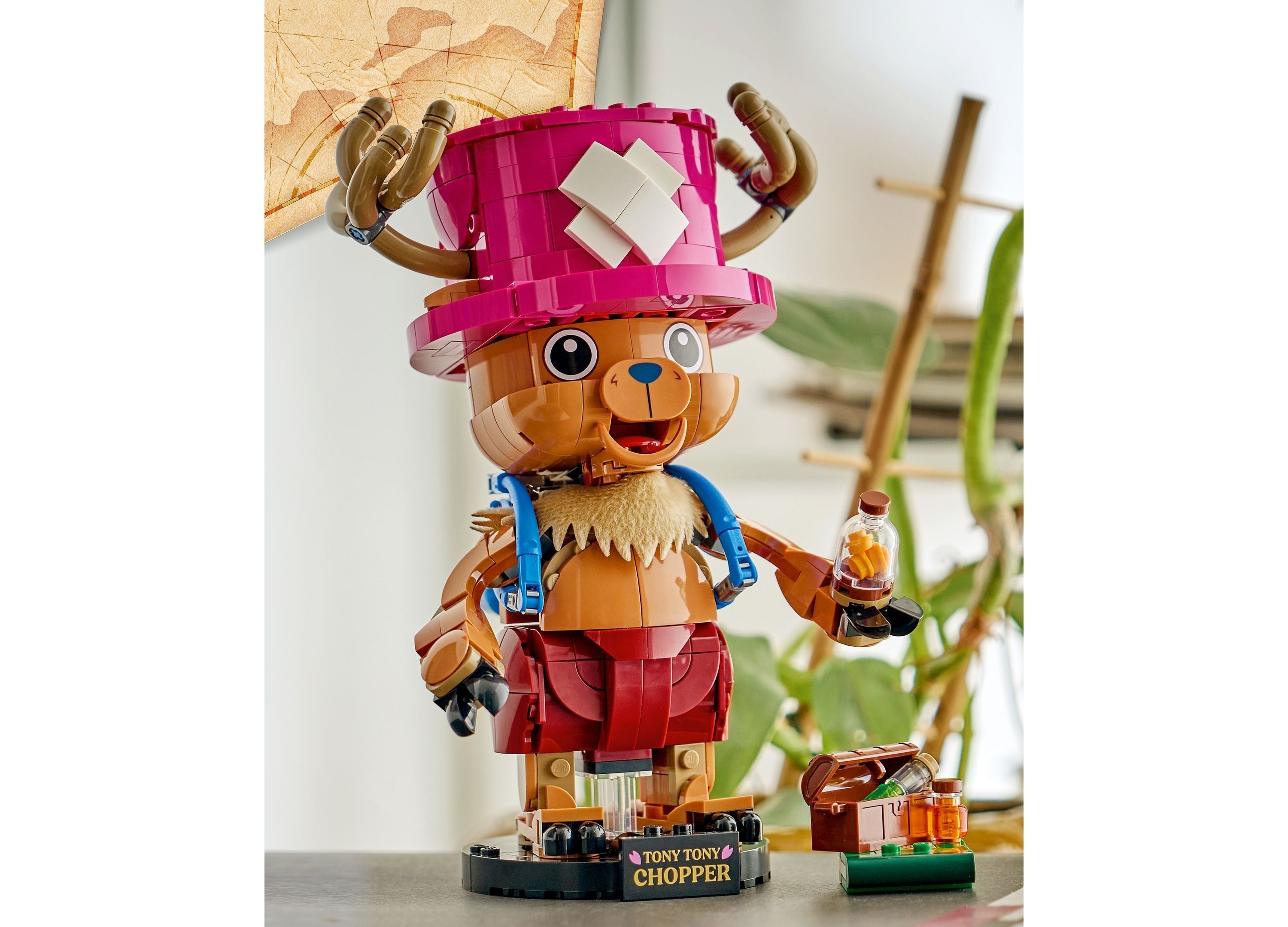 LEGO ONE PIECE Posable Tony Tony Chopper 577-Piece Building Set