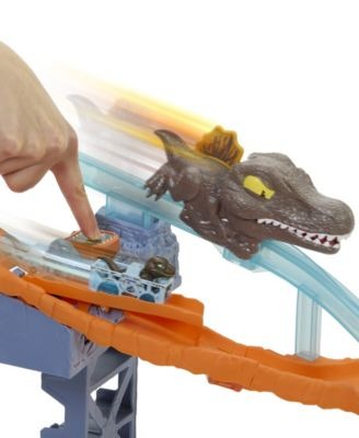 Hot Wheels RacerVerse Jurassic World Crash & Splash Track Set with Die-Cast Dinosaur Toy Car