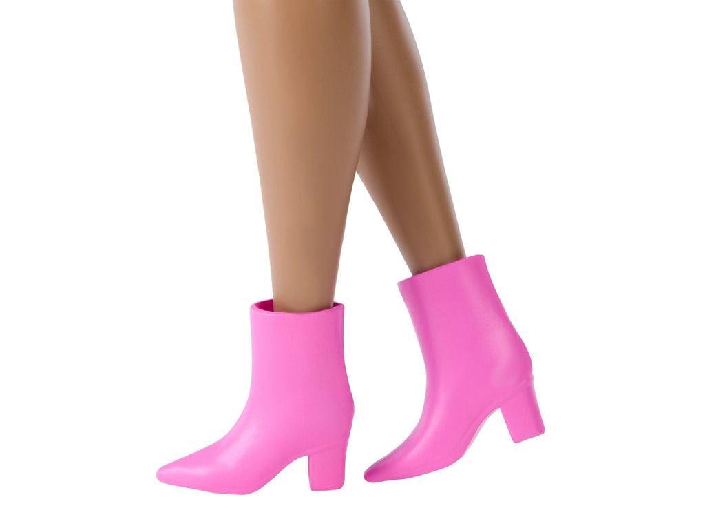 Barbie Deluxe Style Fashion Doll - Trendy Denim Ensemble