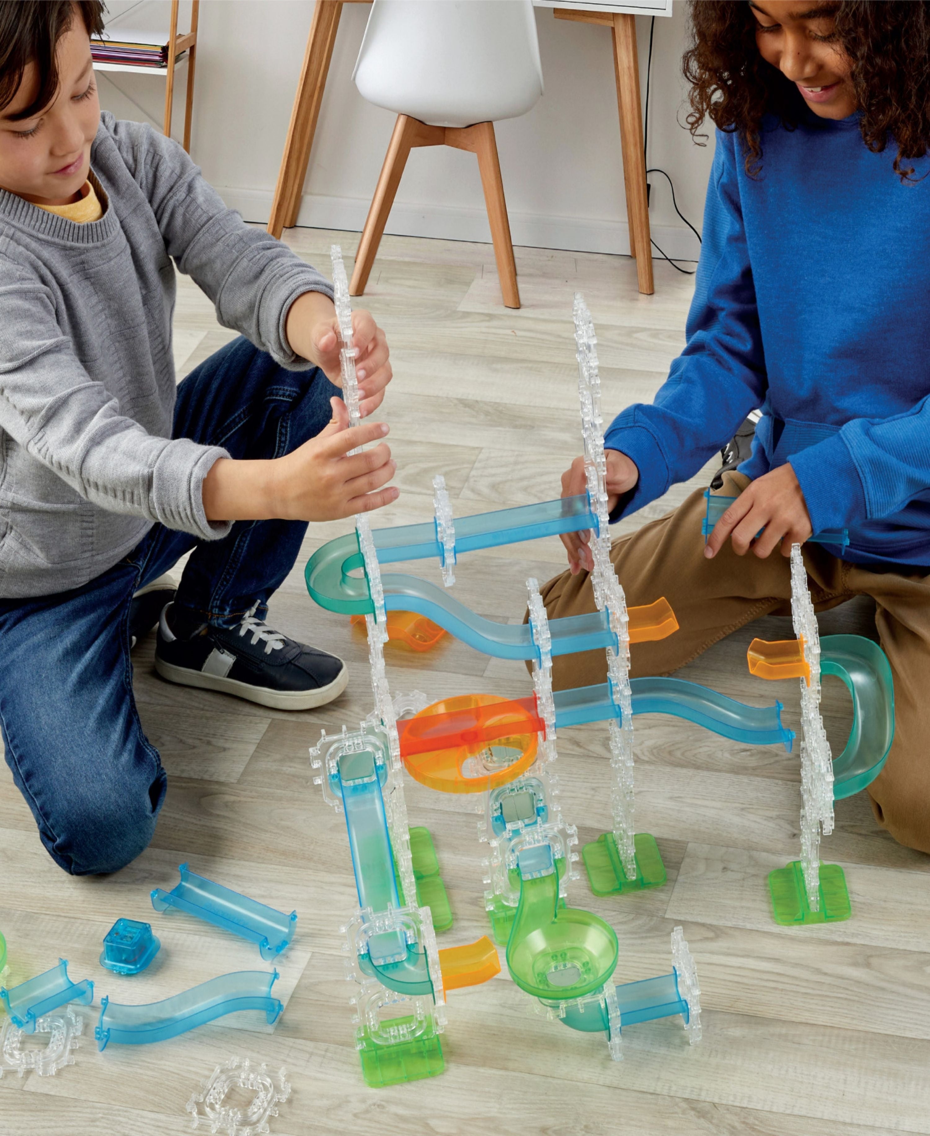 Discovery MINDBLOWN Glow Roll Light-Up Marble Run 92-Piece Construction Set
