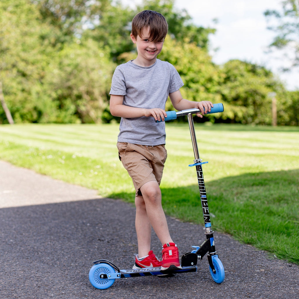 Ozbozz Nebulus Stars Adjustable Scooter for Kids - Dynamic Black & Blue