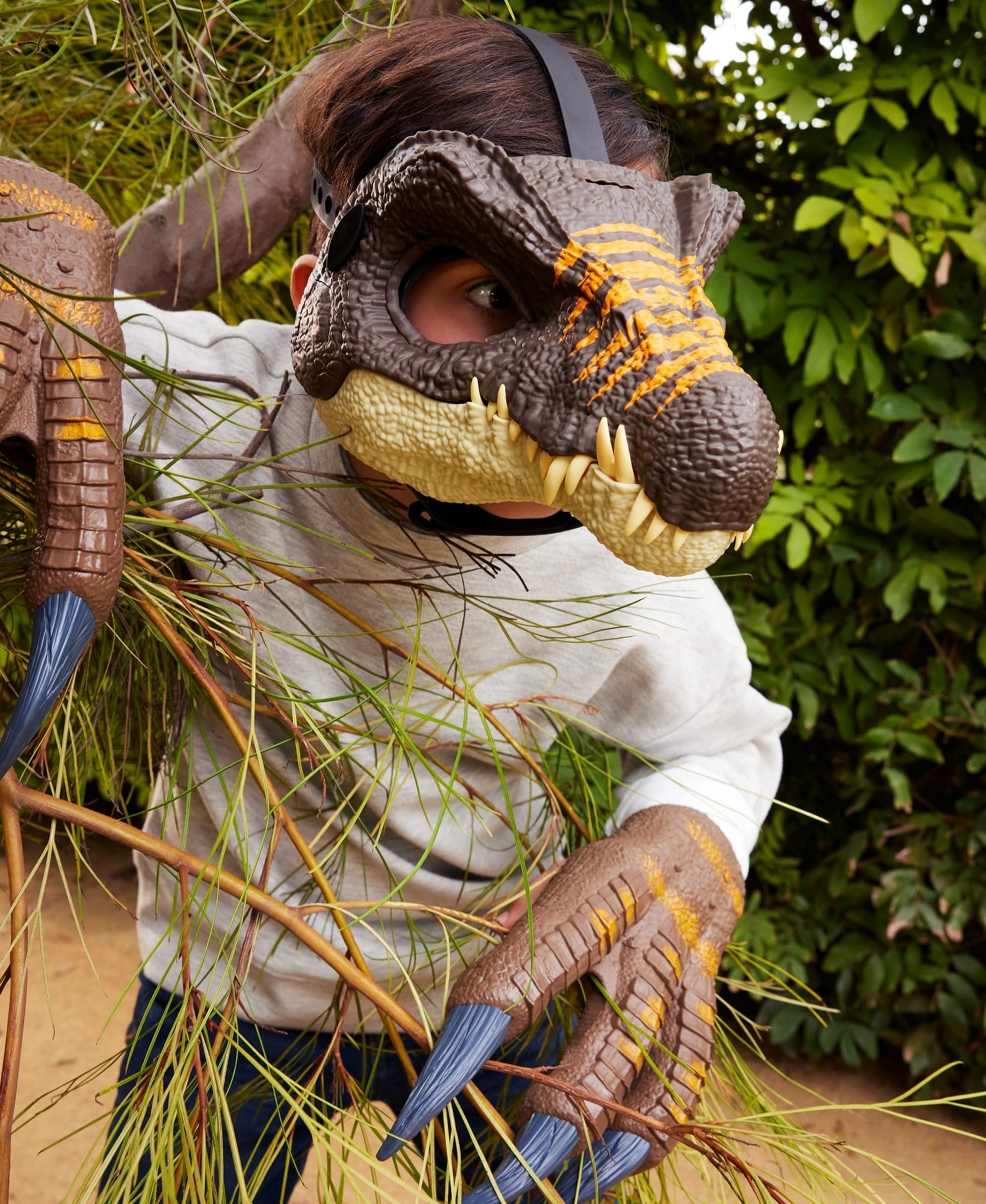 Jurassic World Rebirth Spinosaurus Battle Claws - Dinosaur Role Play Handwear